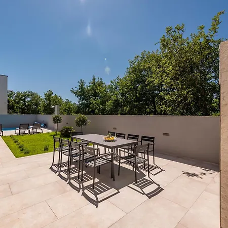 Menalo Elegance Aparthotel 4*