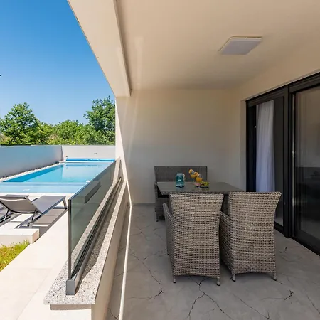 Menalo Elegance 4*