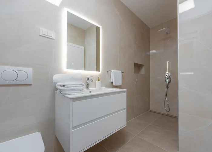 Menalo Elegance شقة فندقية زاتون
