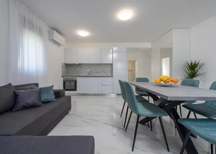 Menalo Elegance 4* زاتون