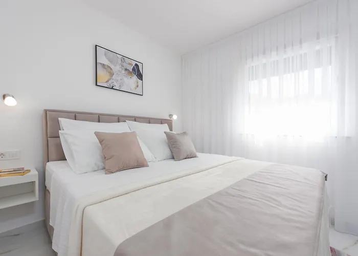 Lägenhetshotell Menalo Elegance 4*