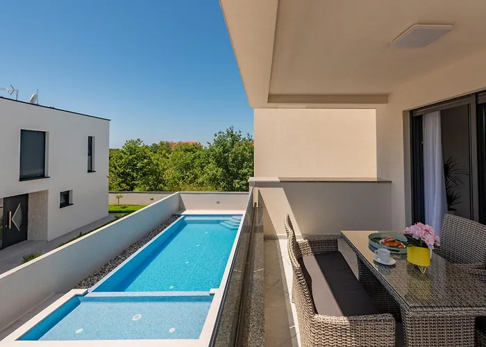 Menalo Elegance Apartmanhotel 4*