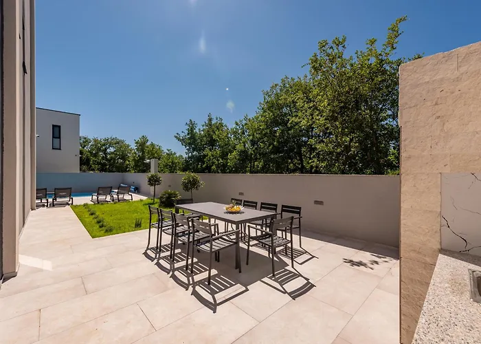 Menalo Elegance Apartmanhotel 4*